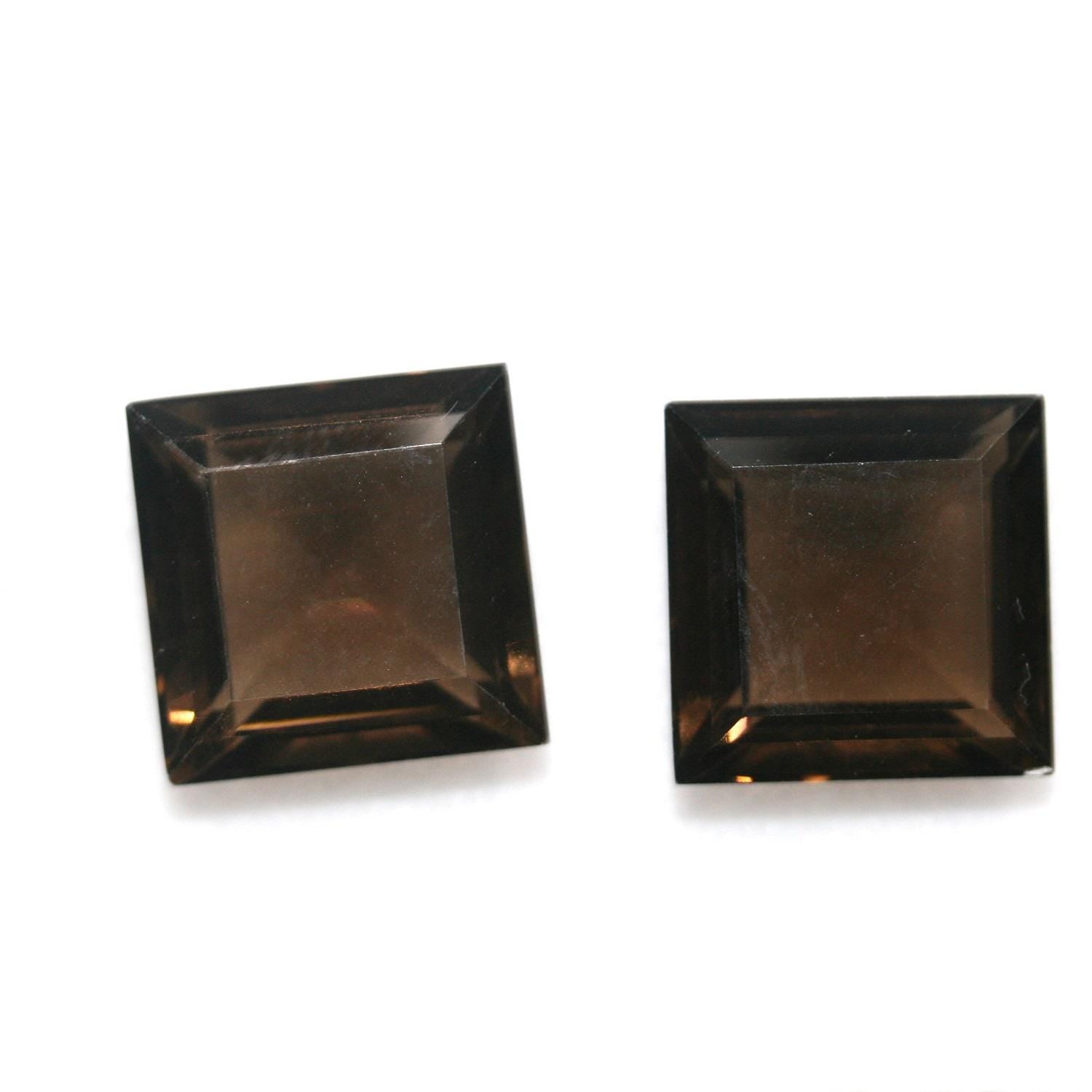 Lot de 2 pierres carrées à facettes en quartz fumé de 12 mm.