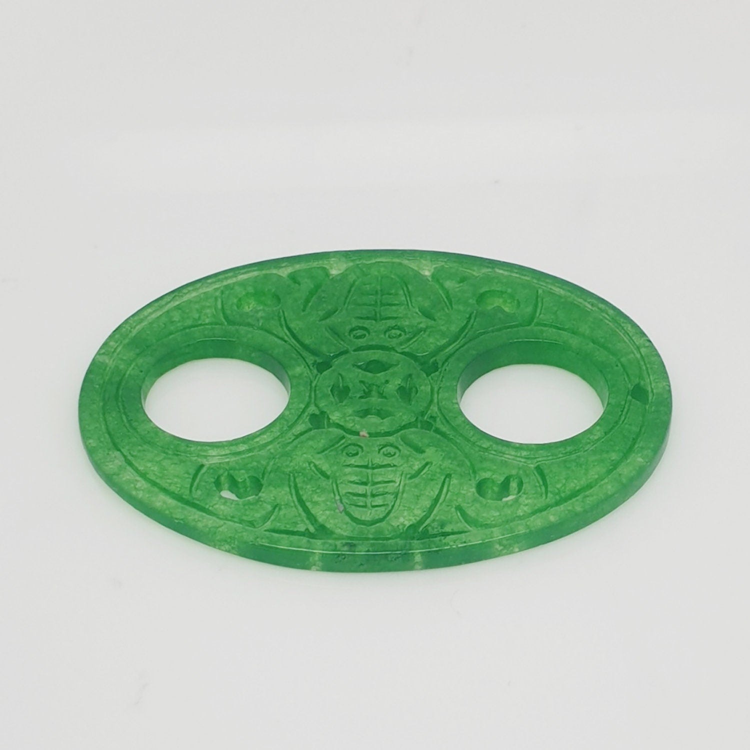 Colgante de jade verde 52x39 mm