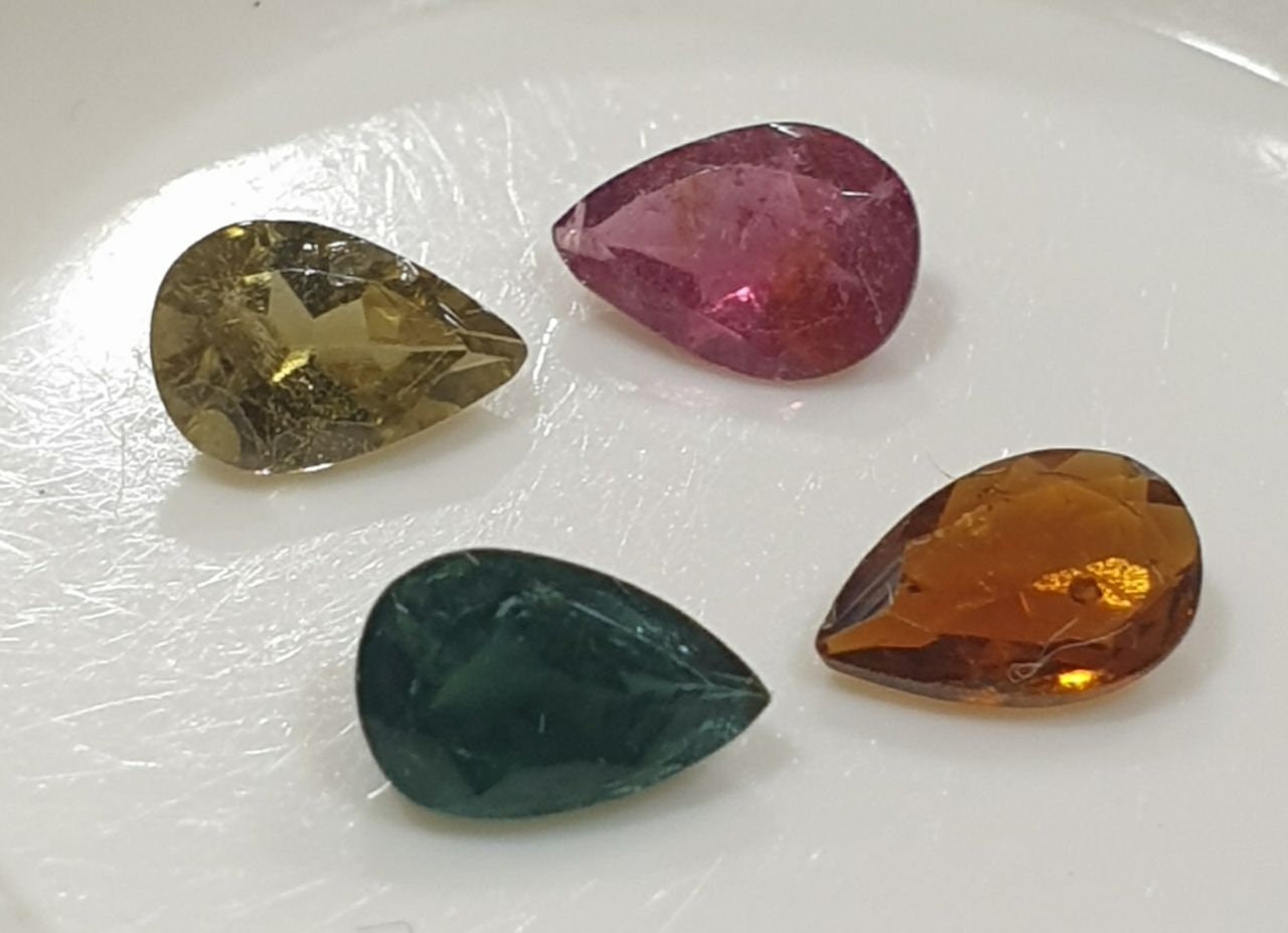Lote de 4 turmalinas facetadas de 6 x 4 mm - Gemas sueltas - Precio al por mayor - Gemas naturales