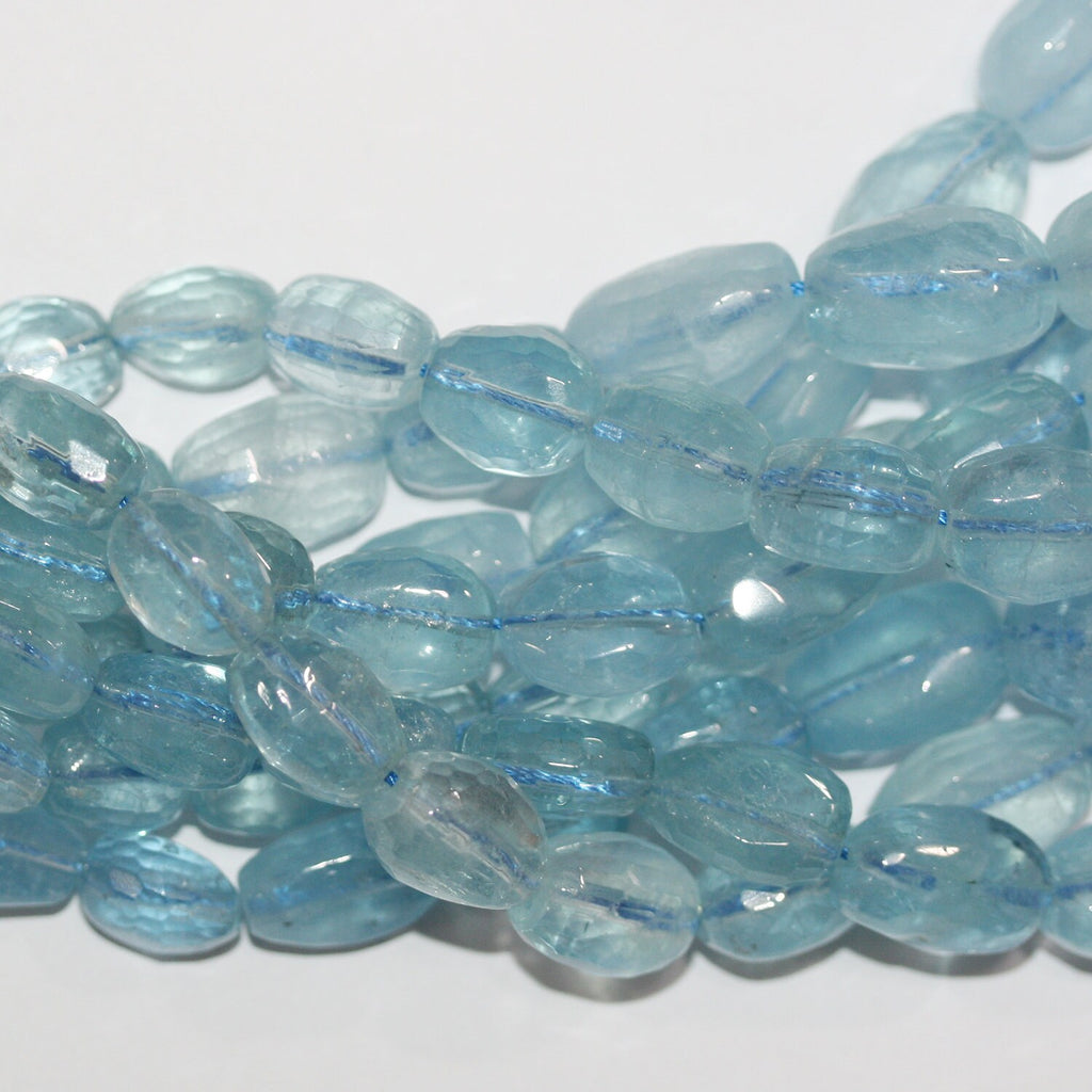 Cuentas de aguamarina de 43 cm (17"), facetadas y graduadas, de barril, 10 x 7-19 x 13 mm (aprox. - Hilo de 44 cm)
