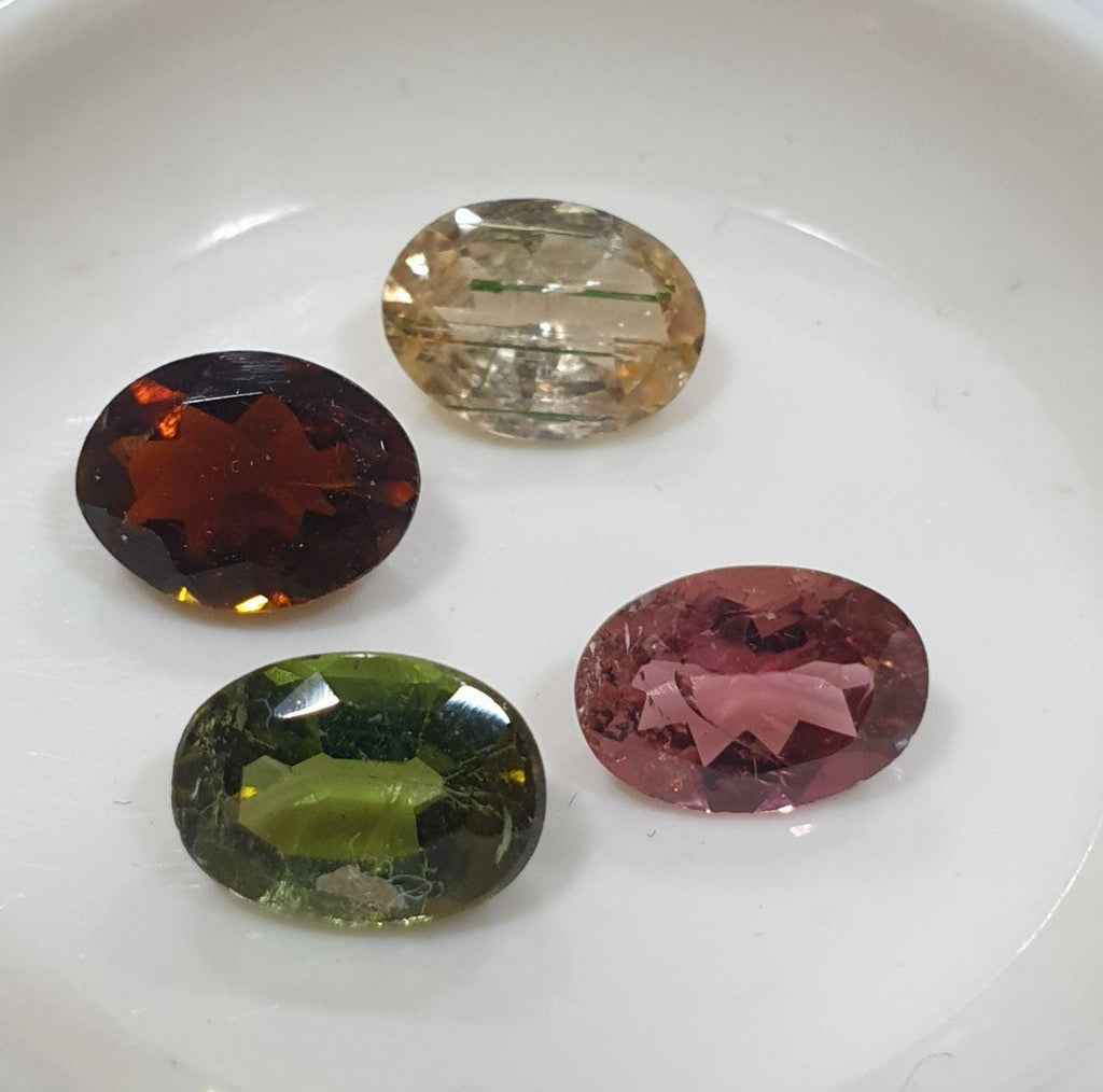Lote de turmalina multicolor facetada ovalada de 8 x 6 mm (4 piezas) - Paquetes de piedras preciosas - Piedras sueltas precio al por mayor - Gemas naturales