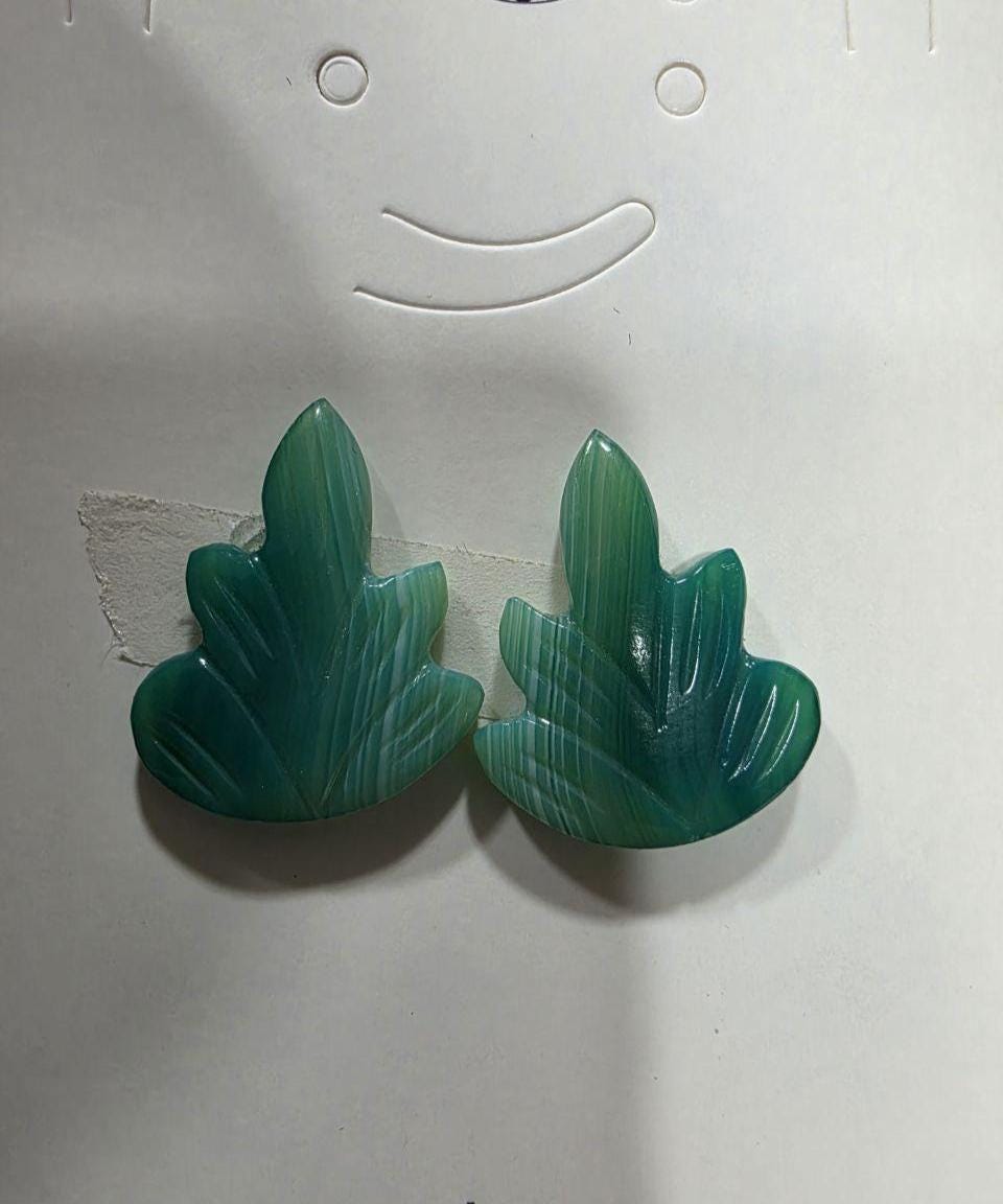 1 Matching Pair Green Agate Leaf (2 Pieces ) 23x18mm