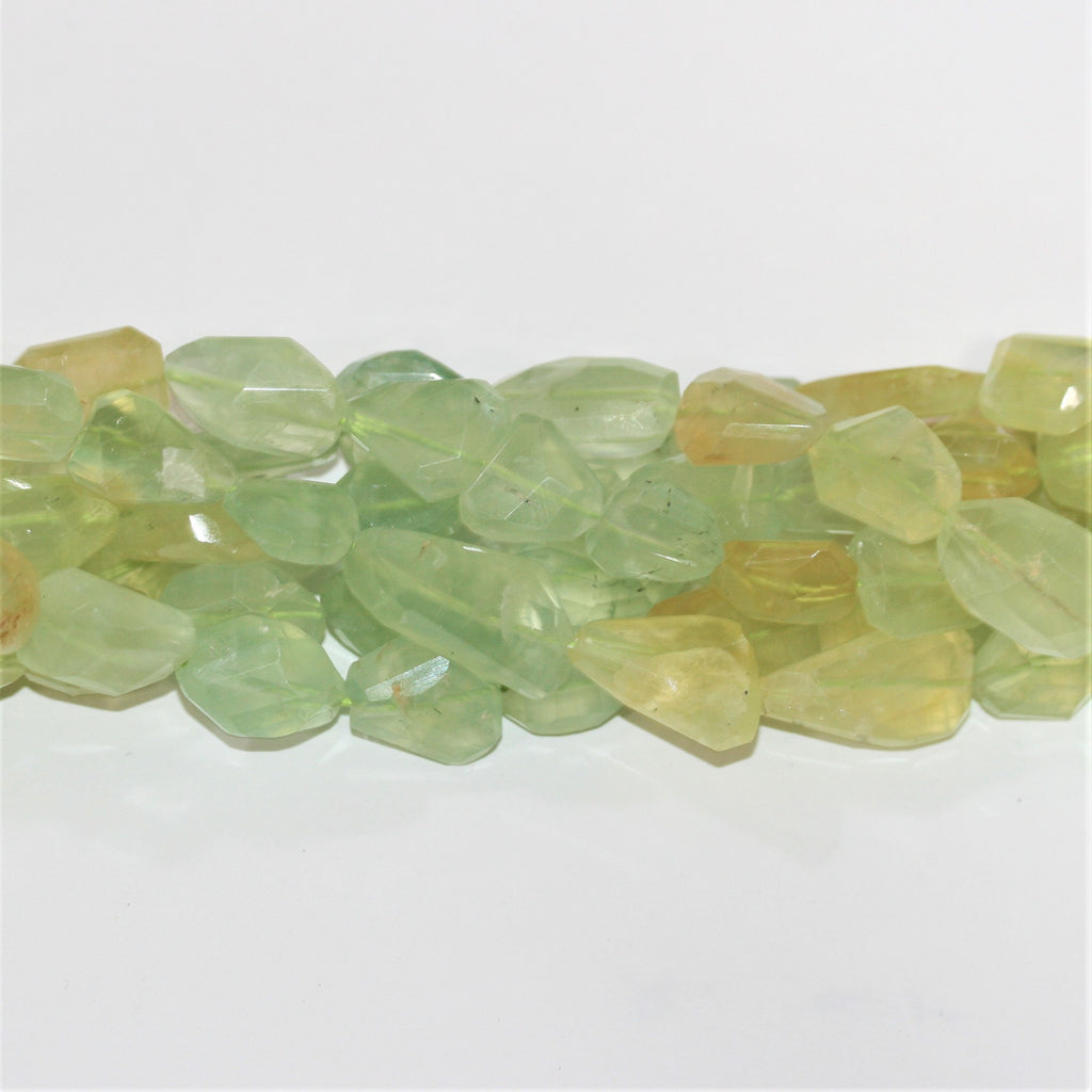 Perles de pépites de St Prehnite à facettes de 14 pouces, 15-20 mm environ. - Fil de 37 cm environ.