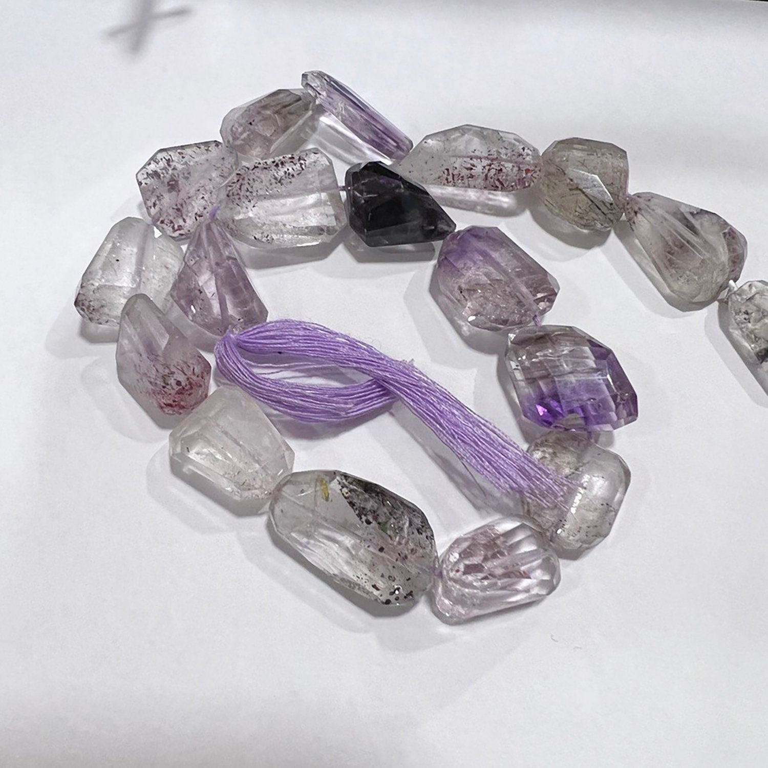 Cuentas facetadas de amatista St. Moss de 40 cm (16"), 20 x 15 mm (aprox. - Hilo de 40 cm)