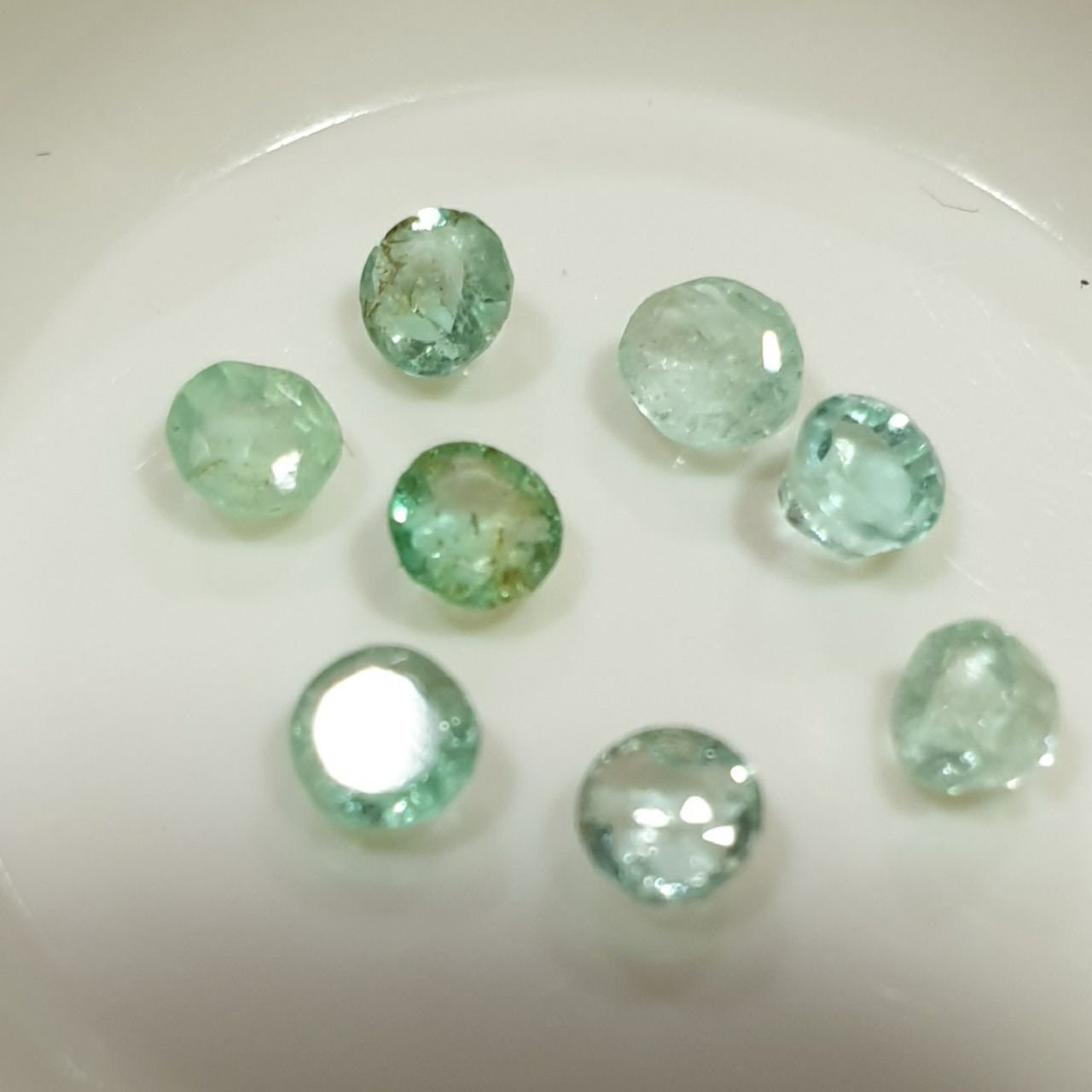 Lote de esmeraldas facetadas redondas de 3,5 mm (8 piezas) - Paquetes de piedras preciosas - Piedras sueltas al por mayor - Gemas naturales