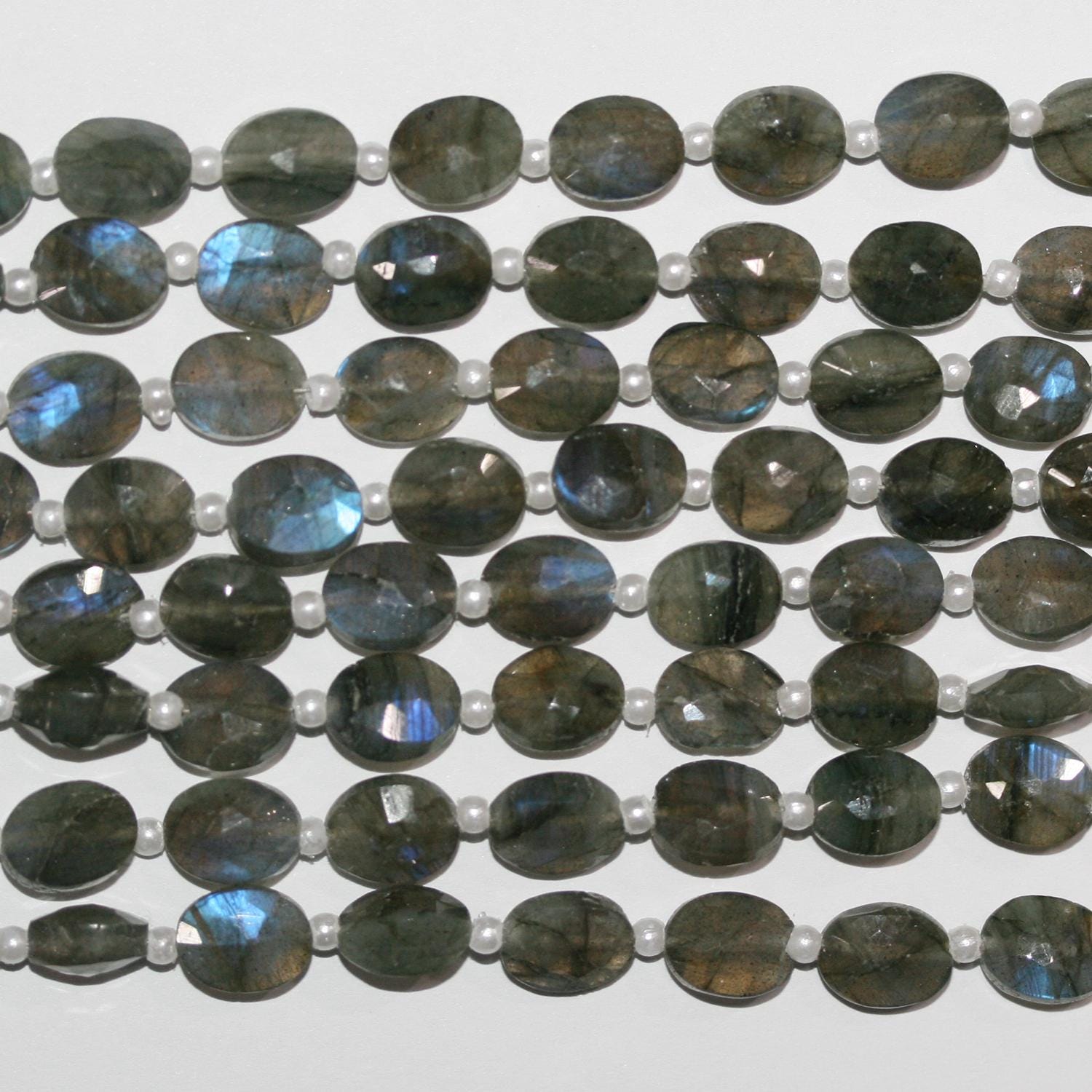 Perles ovales à facettes en Labradorite de 8 pouces (9 x 7 mm) - Fil de 20 cm.