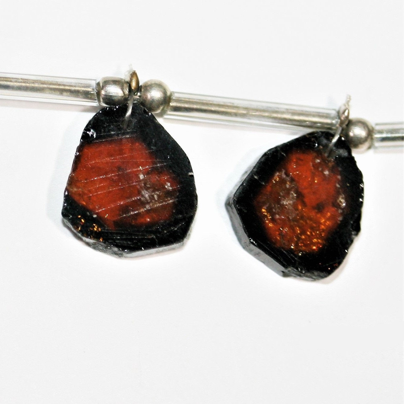 Cuentas de turmalina marrón irregulares planas de 7" de 8 a 10 mm. Aprox. - Hilo de 18 cm.