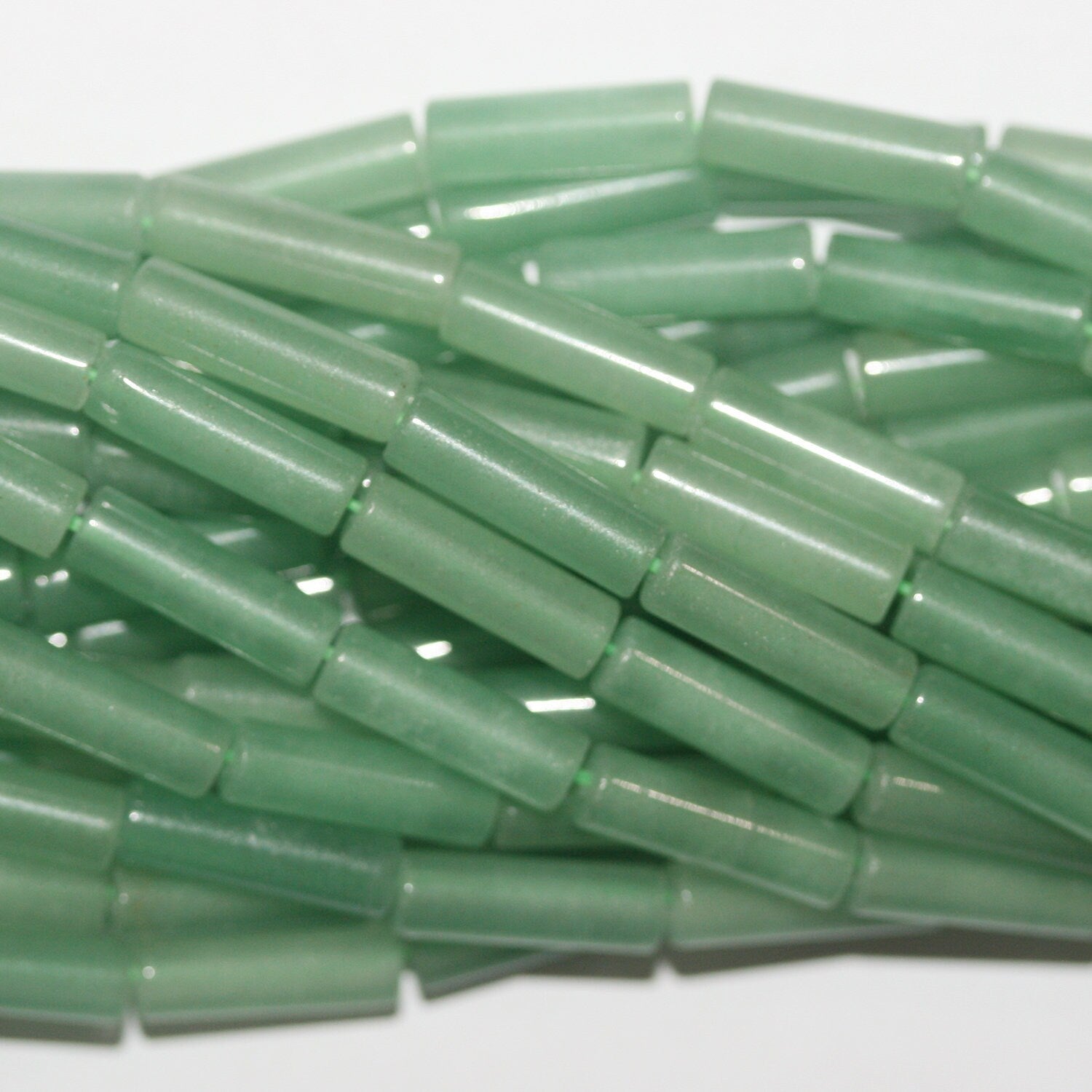 Perles tubulaires lisses en aventurine St, 13 x 4 mm, longueur 39 cm.