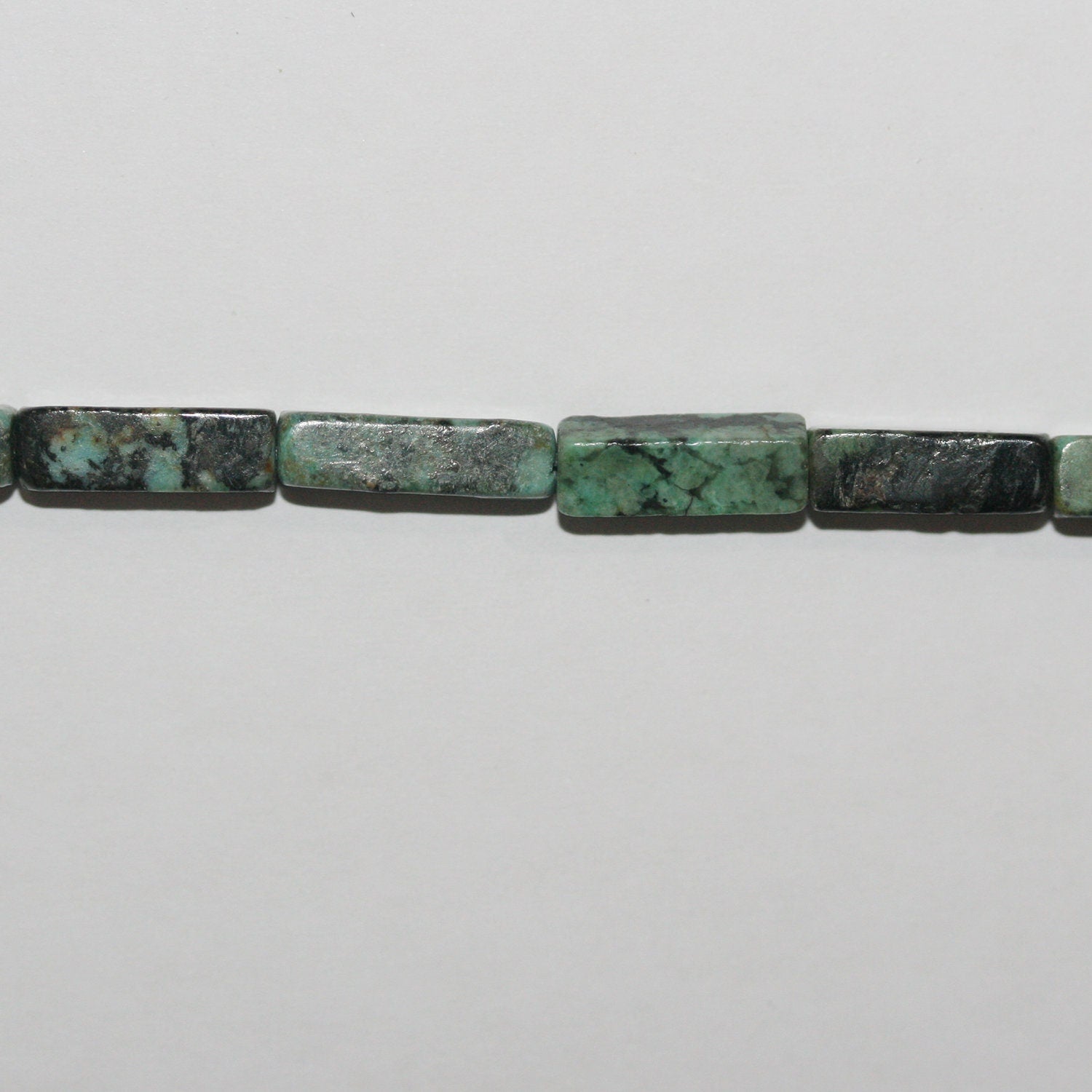 Perles prismatiques lisses en turquoise africaine St 15" 13x4mm.-Rig 39cm.