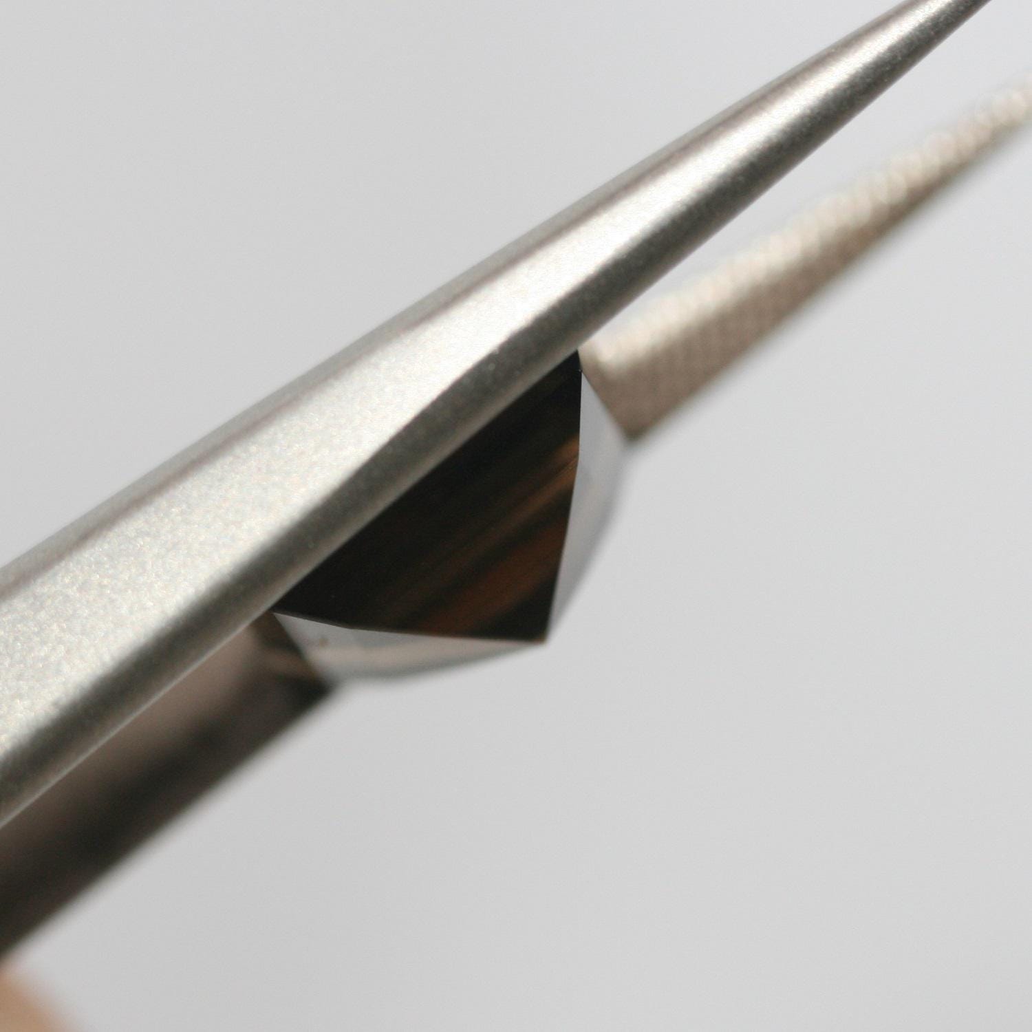 Lot de 2 pierres carrées à facettes en quartz fumé de 12 mm.