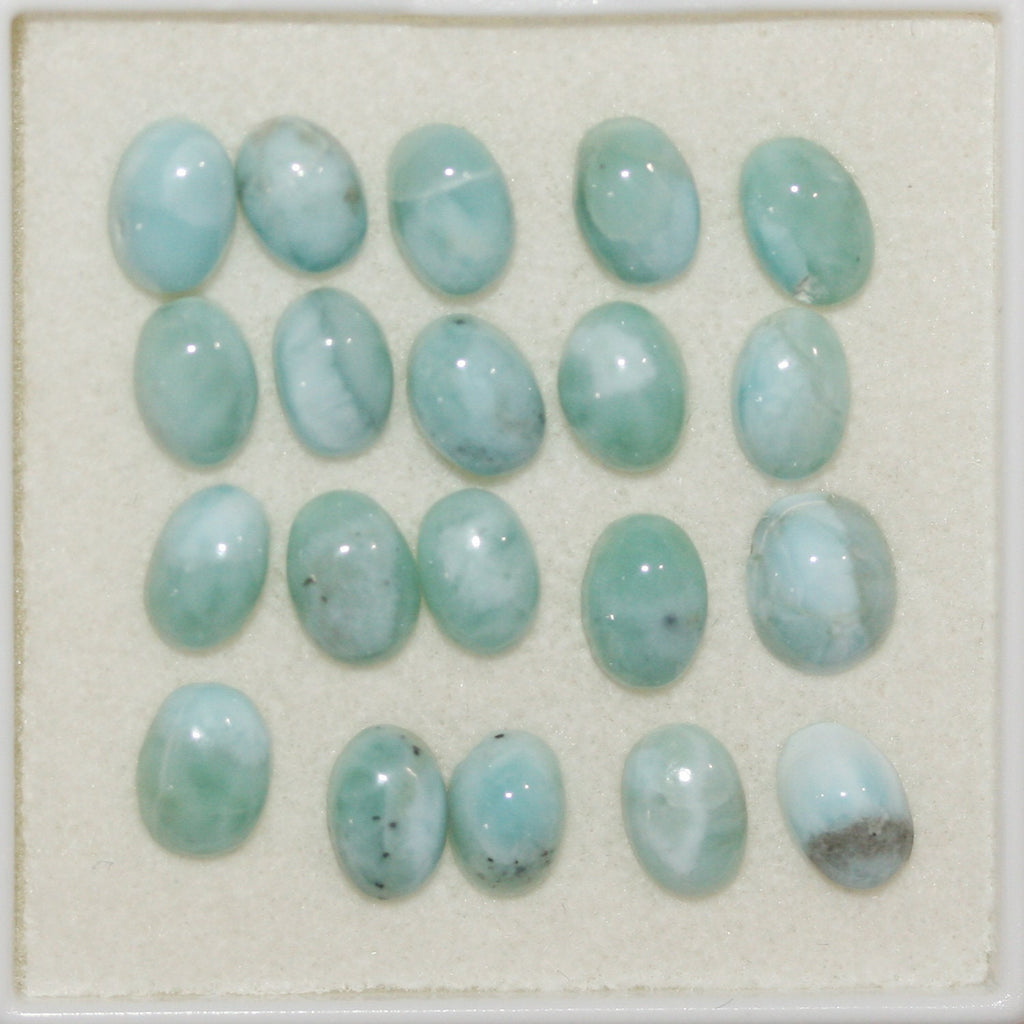 Lote de 20 cabujones ovalados de Larimar de 6 x 4 mm. (20 uds.).
