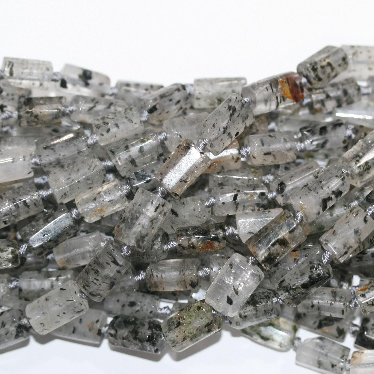 Perles cylindriques lisses en quartz St Dragon, 14 x 8 mm, 38 cm de longueur (réf. 14748).