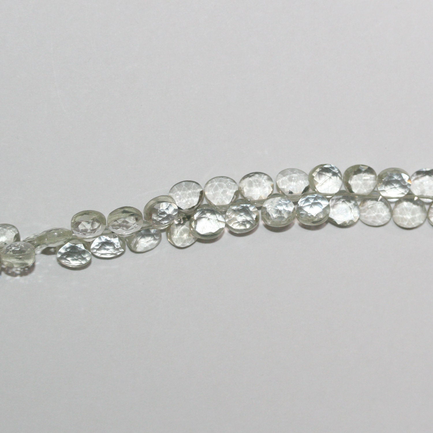 Perles Gouttes Facettes St Prasiolite 8" 6-6.5mm. Environ- Fil 20cm.- Réf.14085