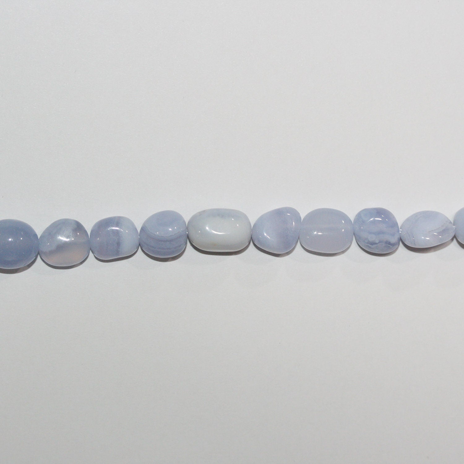 Perles de calchédoine lisses en pépites de 15 pouces (environ 10-12 mm) - Longueur du fil : 39 cm