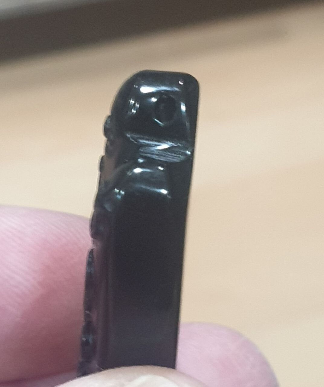 Pendentif Fatima en obsidienne, 53 x 33 mm.