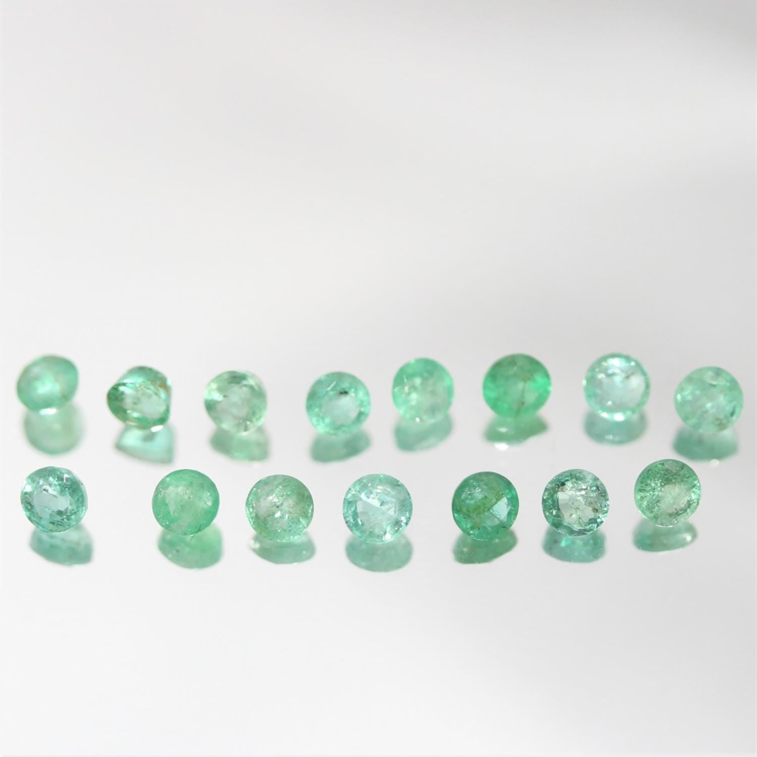 Lote de esmeraldas facetadas redondas de 3 mm (15 piezas) - Paquetes de piedras preciosas - Piedras sueltas al por mayor - Gemas naturales