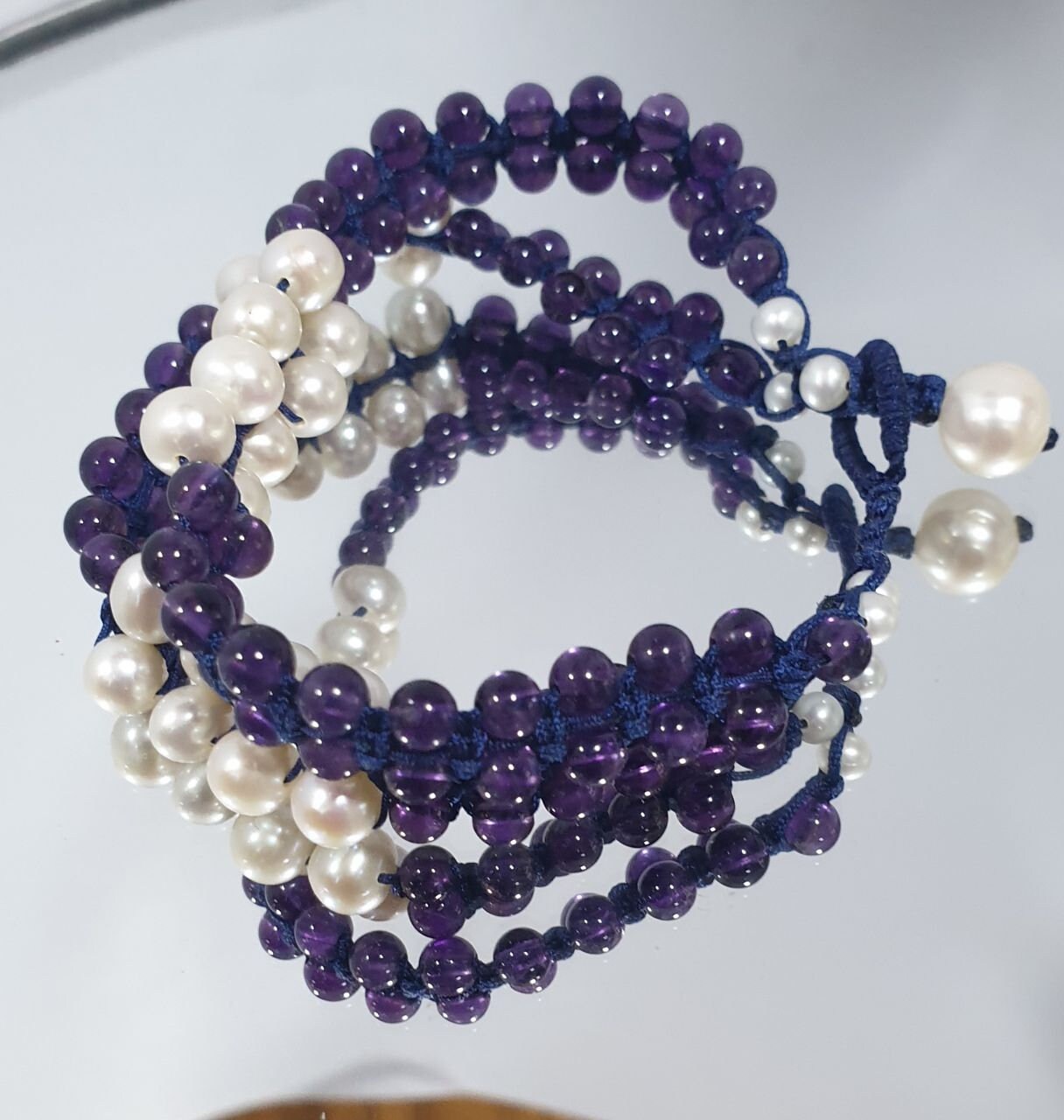 Bracelet en macramé avec améthyste AAA 4 mm et perle d'eau douce 6 mm - Fournisseur de bijoux en perles de pierres précieuses - Pouvoir de guérison - Améthyste - Perle - Lustre exceptionnel