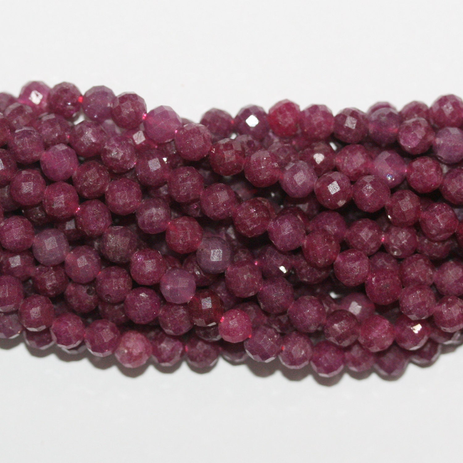 15" St Ruby Facetté Rond Perles 4mm.-Rig 39cm.
