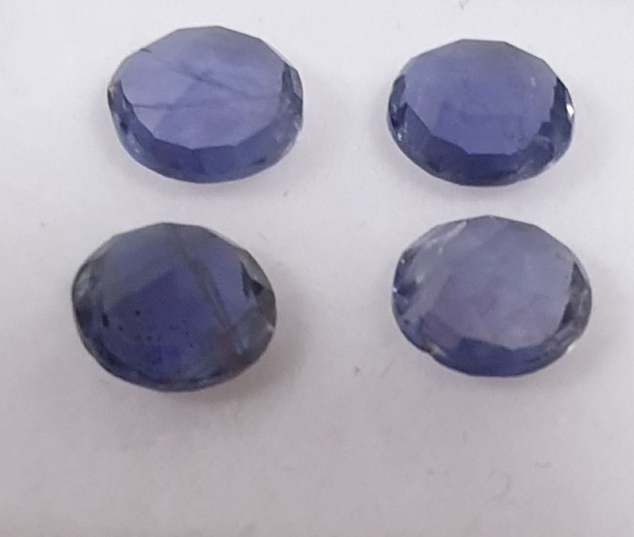 Lote de 4 gemas de iolita cordierita redondas y facetadas de 6 mm, color azul profundo, sin tratar - Piedra azul natural - Gemología