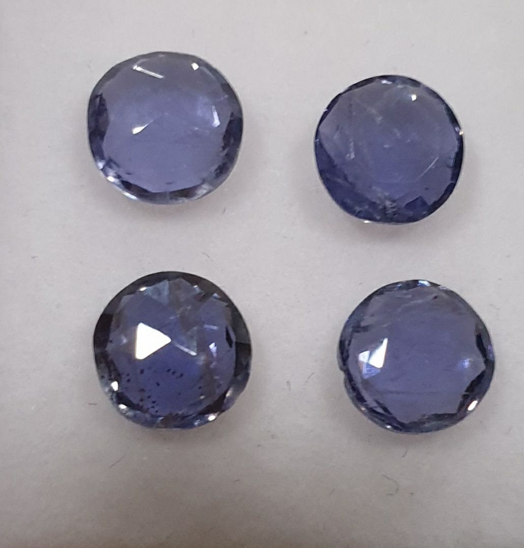Lote de 4 gemas de iolita cordierita redondas y facetadas de 6 mm, color azul profundo, sin tratar - Piedra azul natural - Gemología