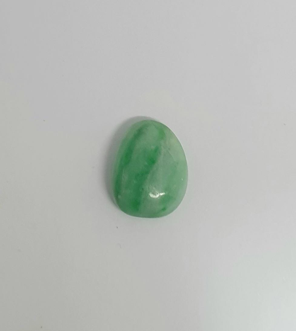 Jadeite Smooth Oval Cabochon 12x9.5mm. (4.22ct.)
