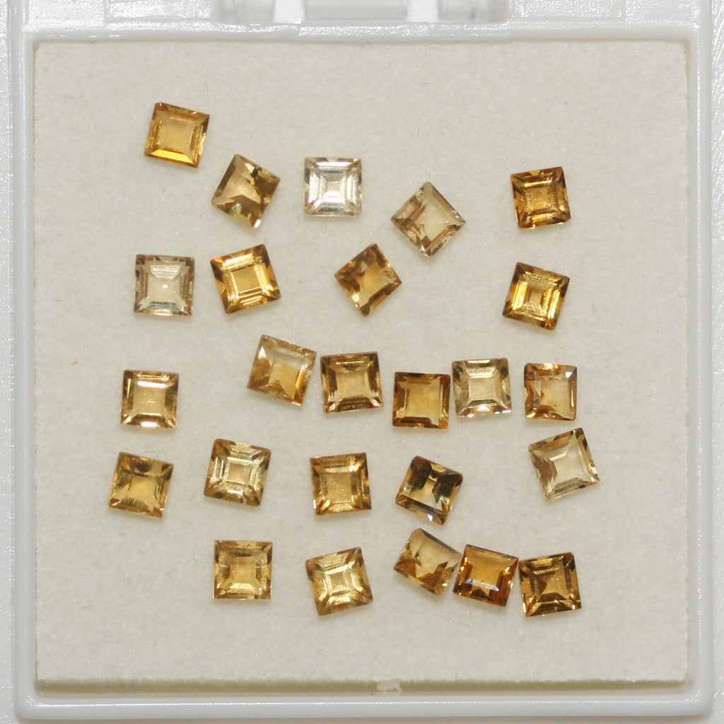 Lote de 25 piezas de citrino cuadrado facetado de 3 mm (25 piezas)