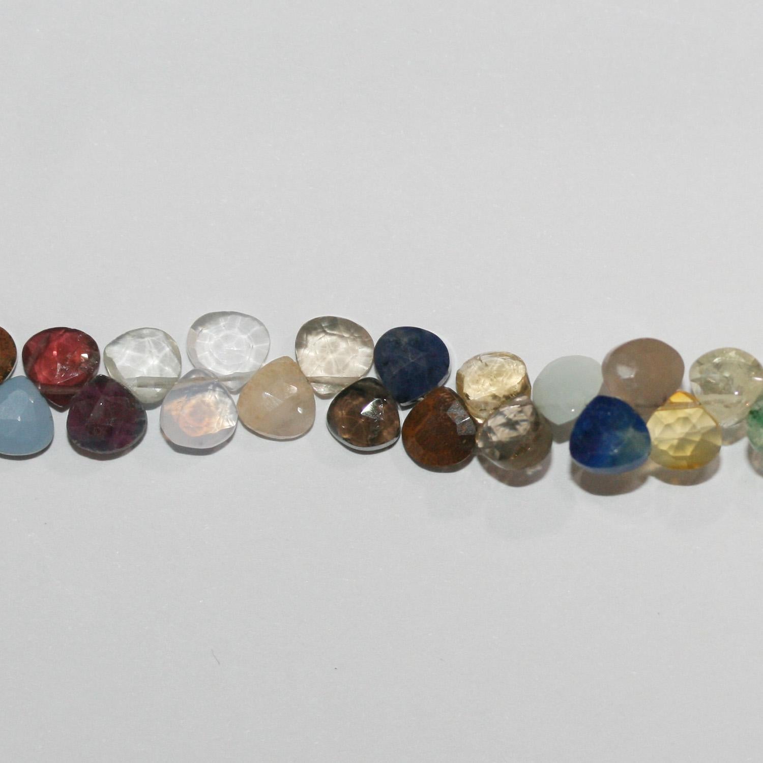 Perles en forme de goutte à facettes en pierre multiple de 8 pouces, 6 mm - Fil de 20 cm.