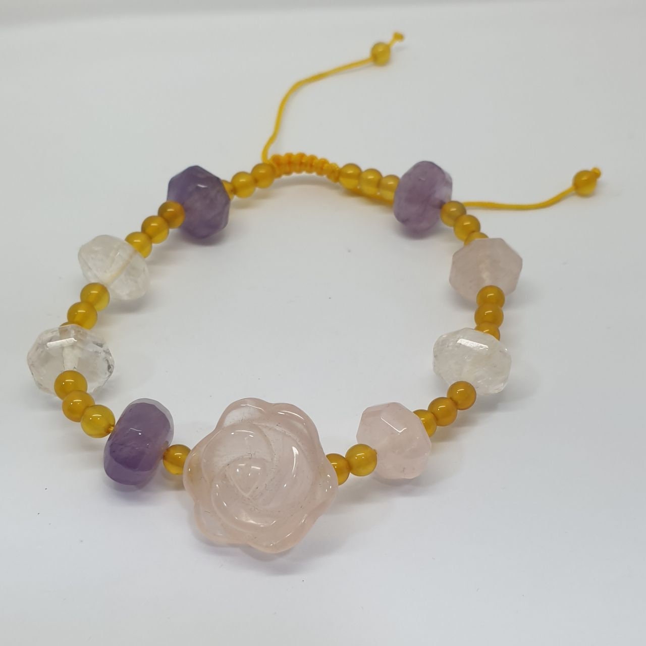 Pulsera de macramé con piedras preciosas rosas talladas - Proveedor de joyas con piedras preciosas - Poder curativo - Amatista, cuarzo rosa, cristal de cuarzo, ágata amarilla