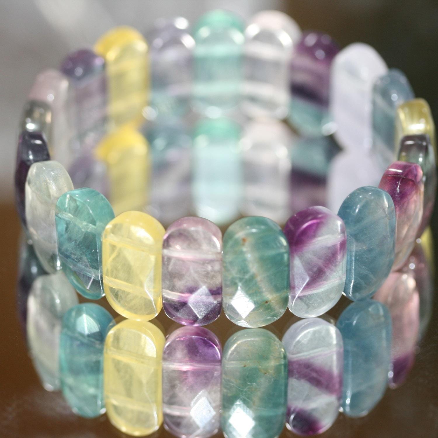 Bracelet extensible en fluorite ovale à facettes - Fournisseur de bijoux à perles doublement percées - Pouvoir de guérison - Pierres précieuses naturelles