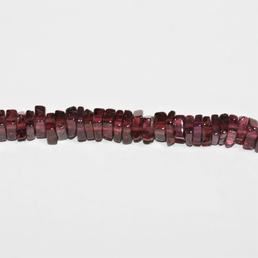 16" Cuentas cuadradas planas lisas de granate 4x1 mm. - Hilo 42 cm.