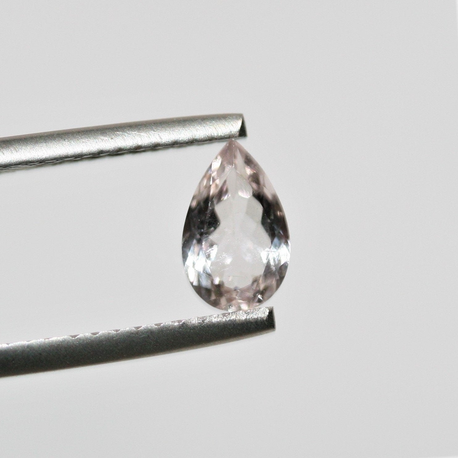 Lote de 2 Morganitas Facetadas en Forma de Gota de 8x5 mm (2 Piezas)