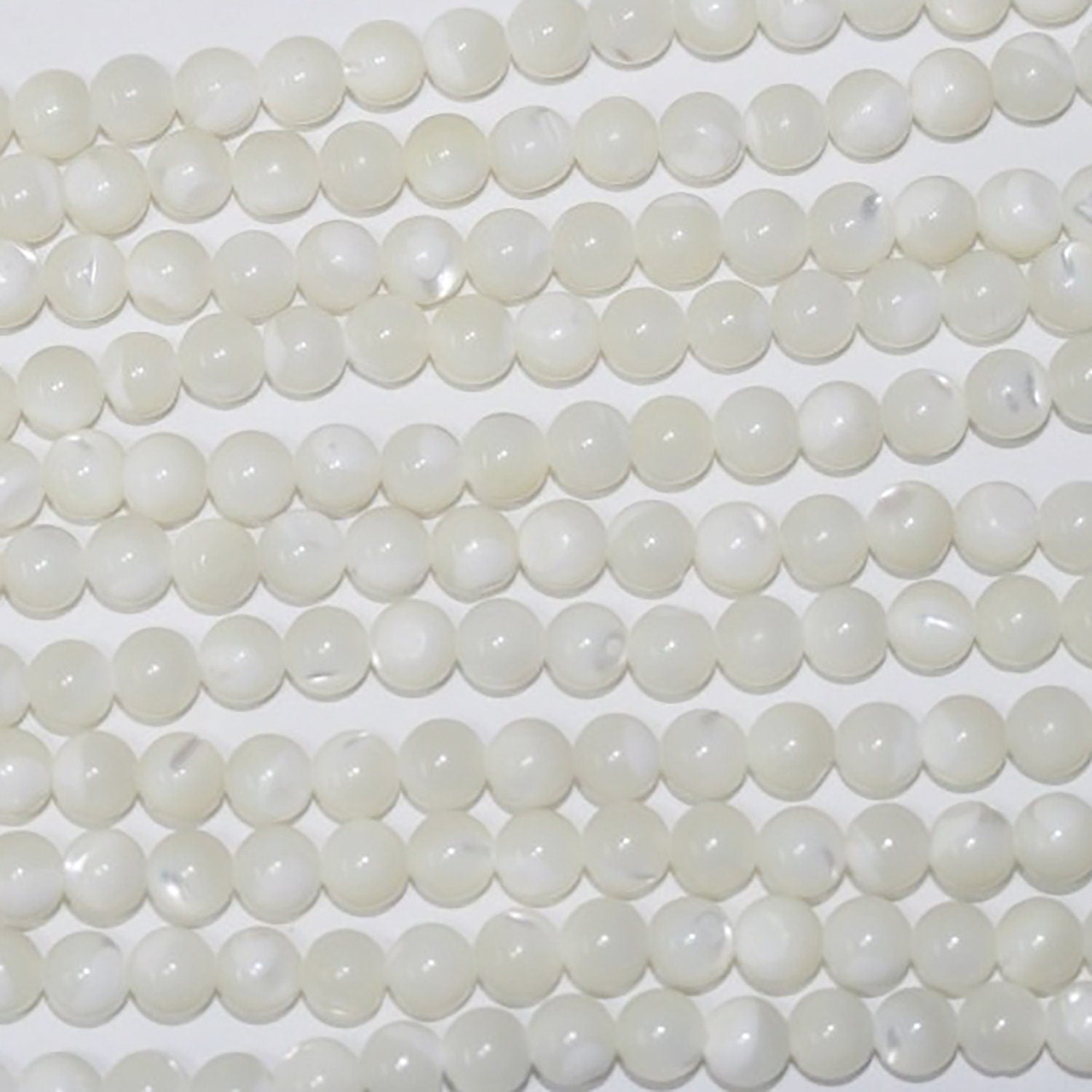 Perles rondes lisses en nacre de 15 pouces (6 mm) - Fil de 39 cm