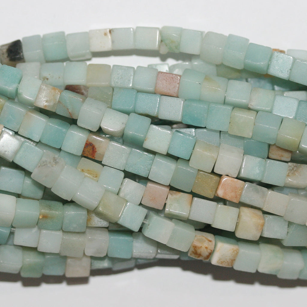 Perles cubiques lisses en amazonite St, 40 cm (16 pouces), 4 mm, brin de 40 cm (16 pouces).