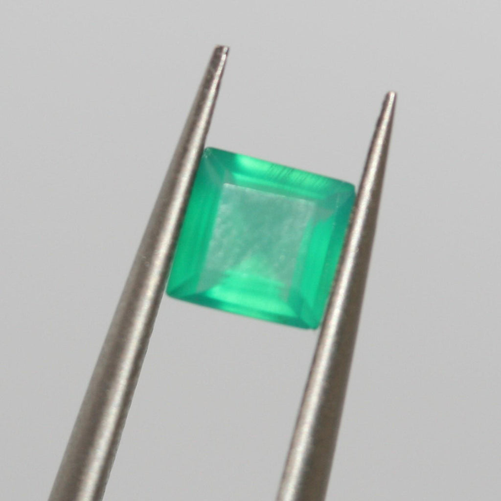 Lote de Ónix Verde Facetado Cuadrado de 7mm (12 Piezas). Piedras Preciosas al por Mayor, Piedras Talladas de Máxima Calidad.