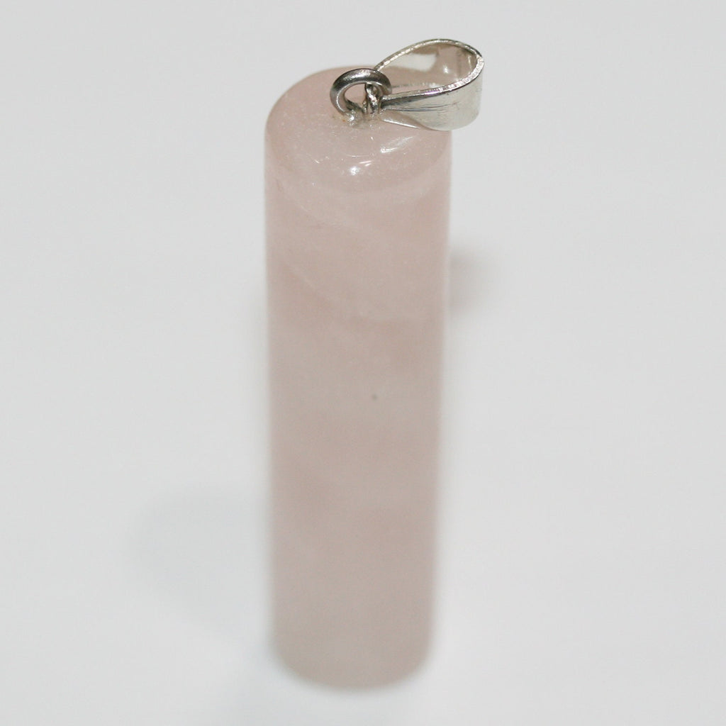 Pendentif cylindrique lisse en quartz rose 50x13mm.