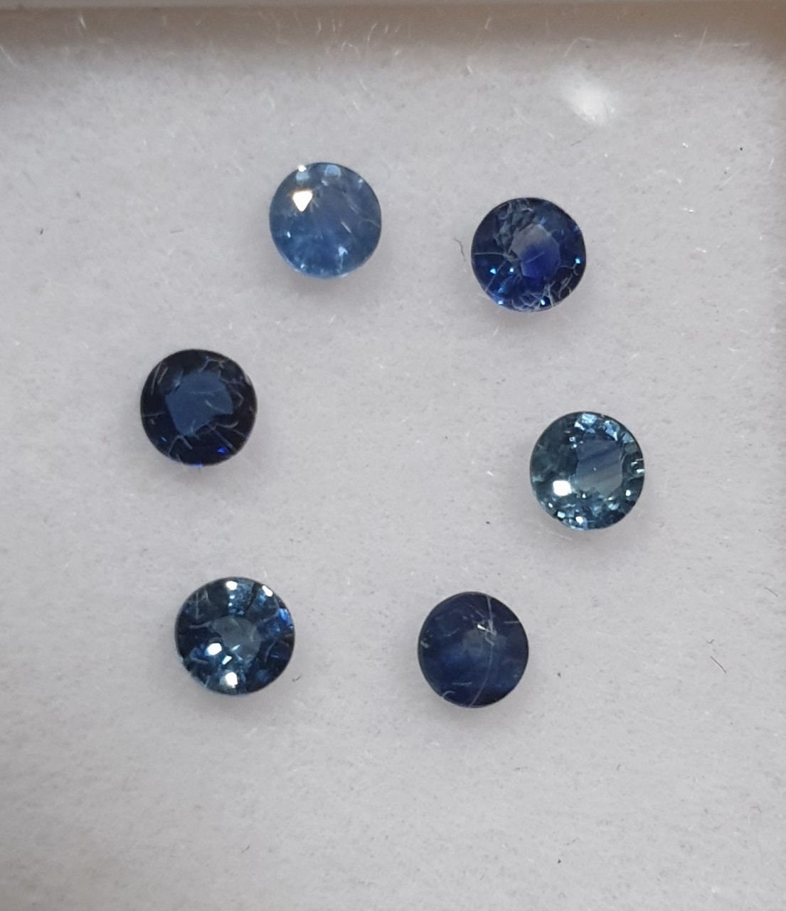 Lote de 6 zafiros azules redondos facetados de 2,7 mm - Paquetes de gemas - Piedras sueltas al por mayor - Gemas naturales