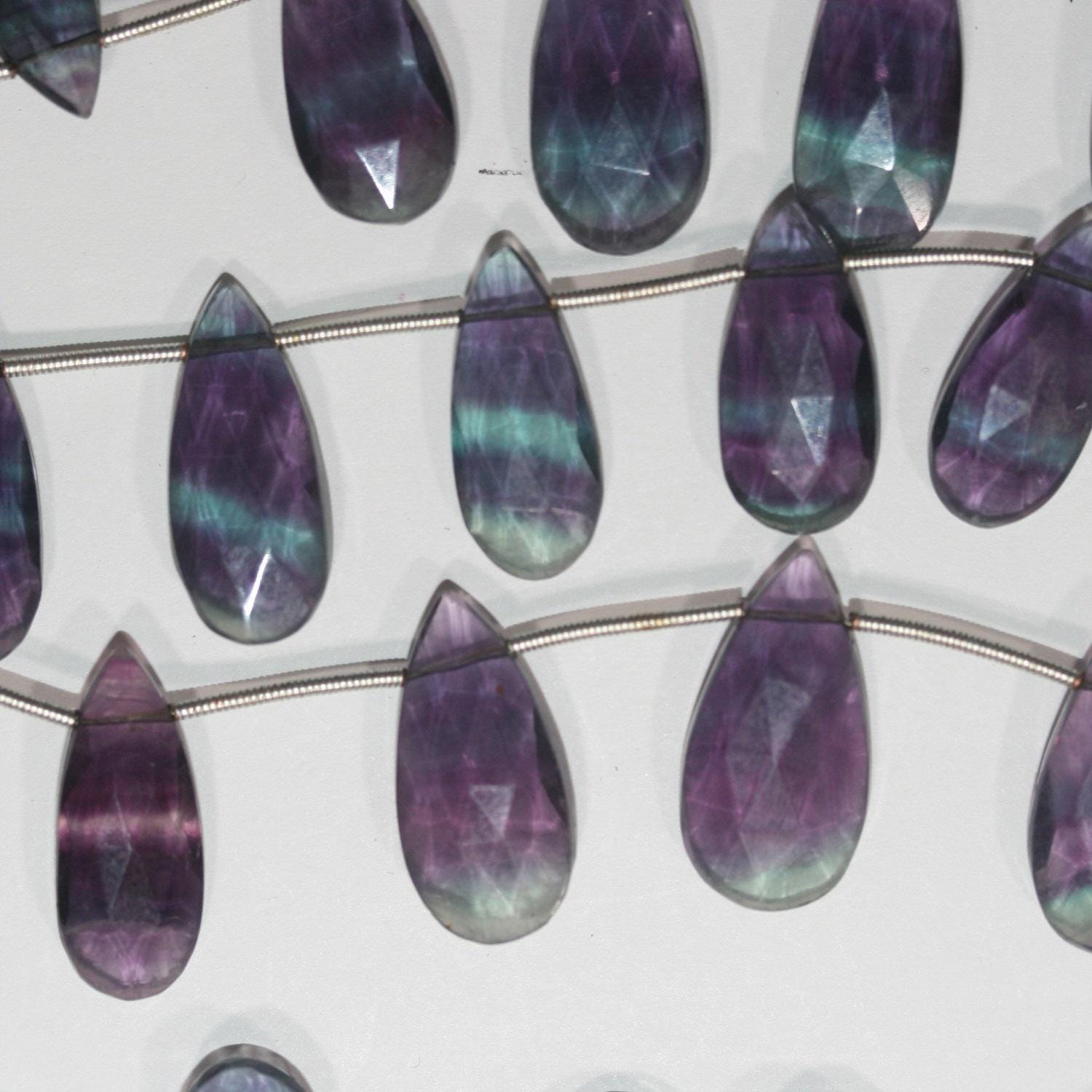 Perles en forme de goutte facettées en fluorite St de 8 pouces (21 x 10 mm). Longueur approximative du fil : 20 cm.