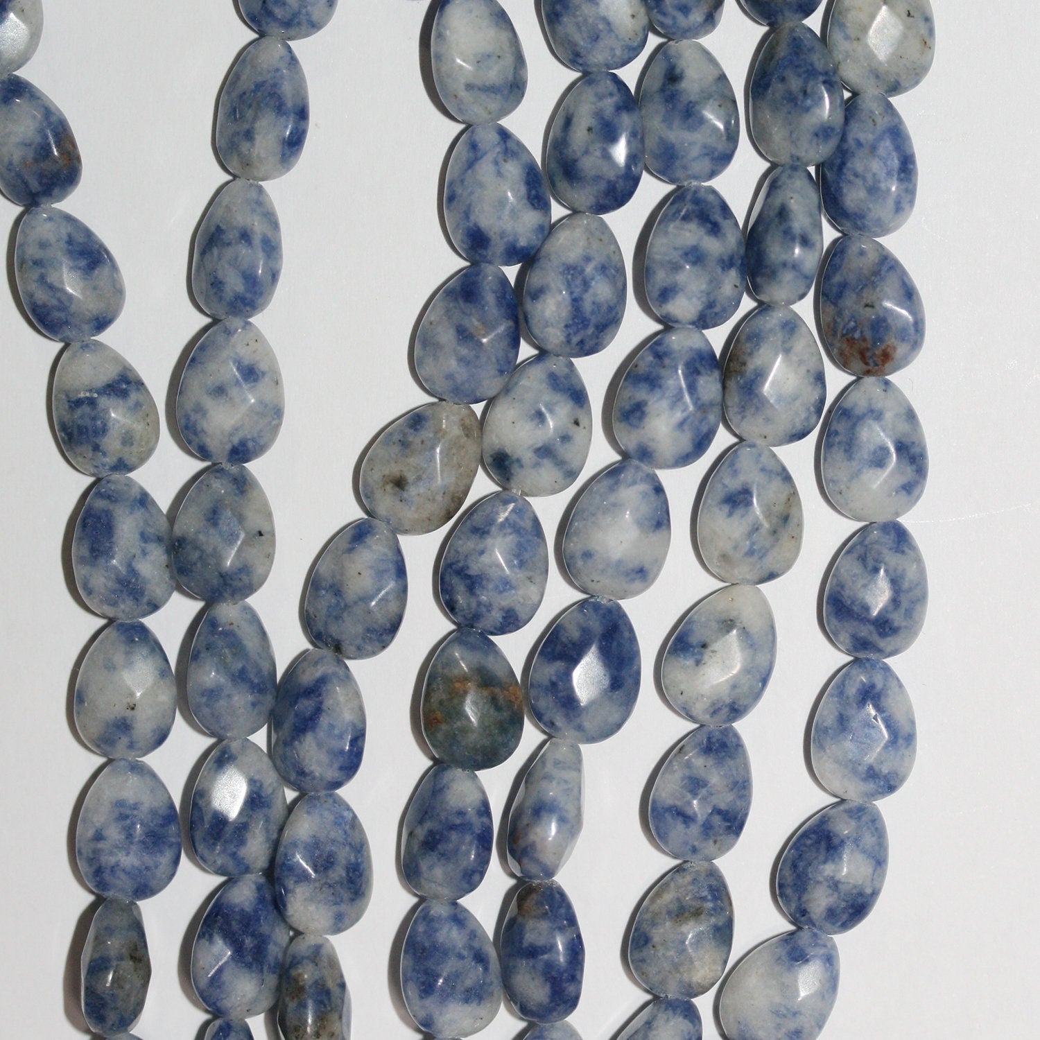 Cuentas de gota facetadas de sodalita de 7" de St., 10 x 8 mm, hilo de 19 mm.