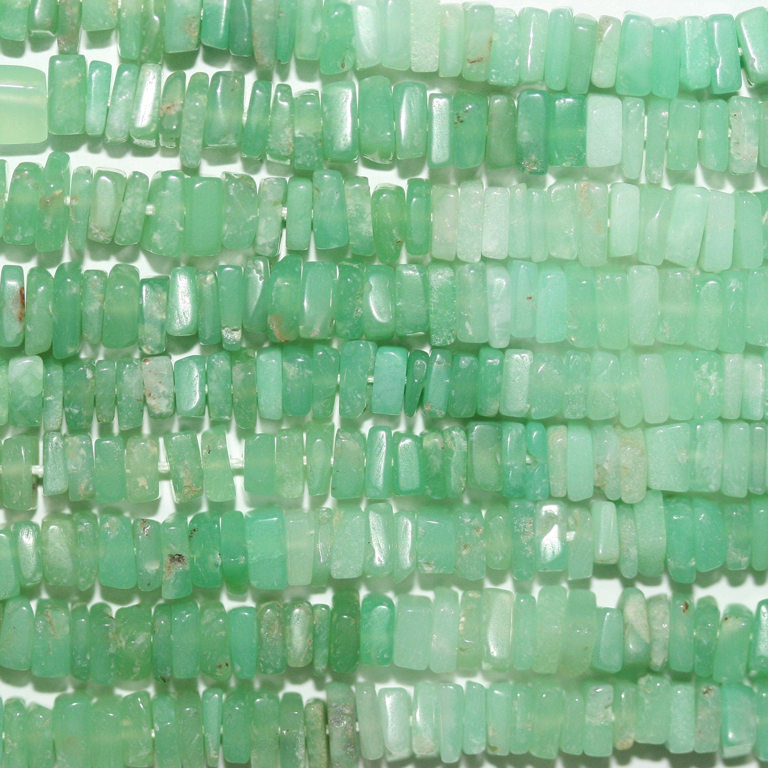 16" Cuentas cuadradas planas lisas de crisoprasa Santa 5x2 mm. - Hilo 40 cm.