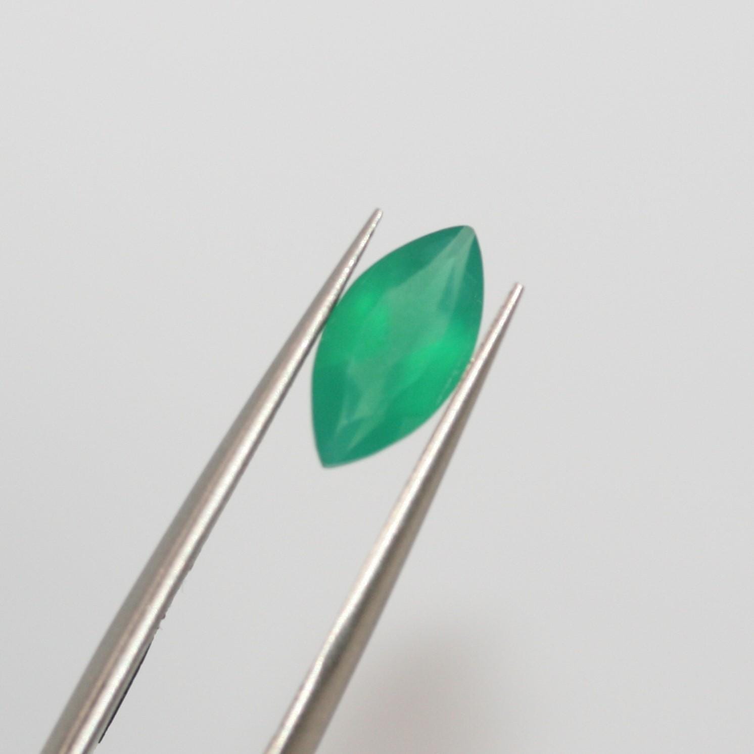 Lot de 10 pierres précieuses d'onix vert taillées en marquise, 12 x 6 mm. - Pierres précieuses de qualité supérieure, vente en gros.