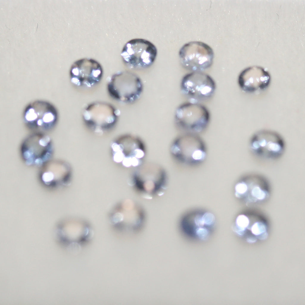 Lot de tanzanites calibrées, facettées, rondes, 2,3 mm (20 pièces).