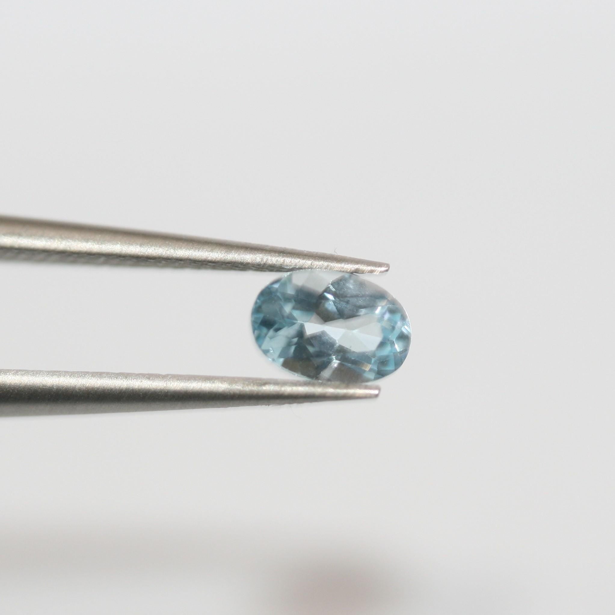 Lote de 8 topacios azul cielo facetados ovalados de 6 x 4 mm. (8 piezas).