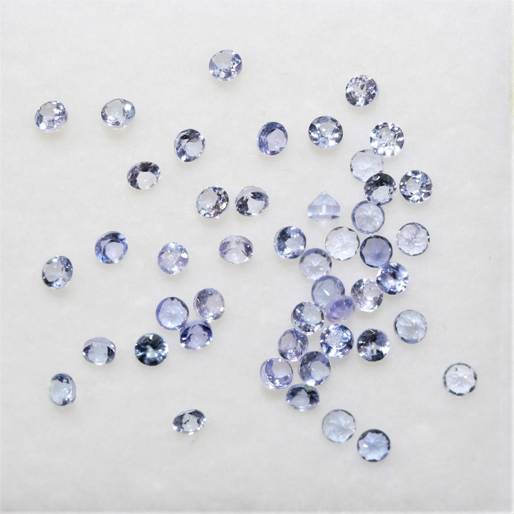 Lot de tanzanites rondes à facettes de 2 à 2,2 mm - 2 carats
