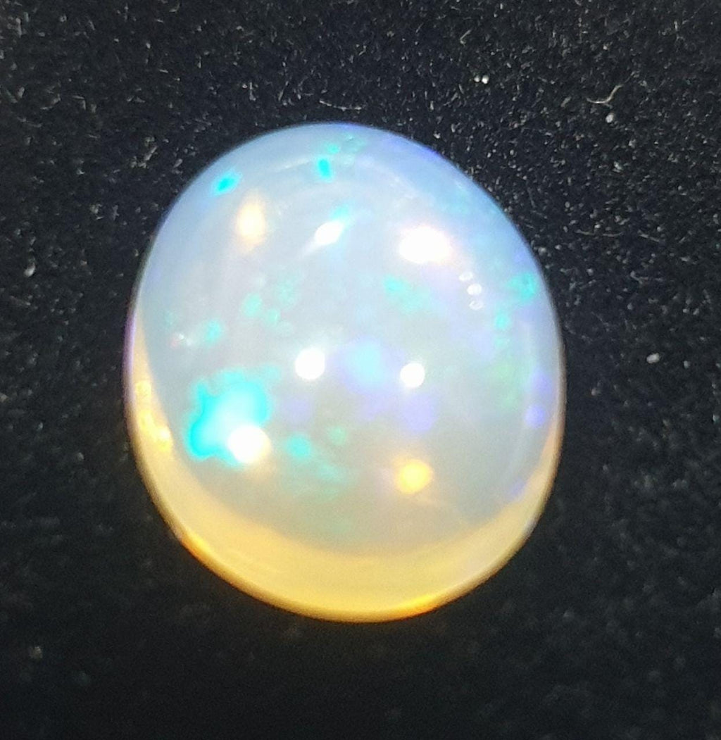 Ethiopian Opal Oval Cabochon 11x9mm. (2.16ct)