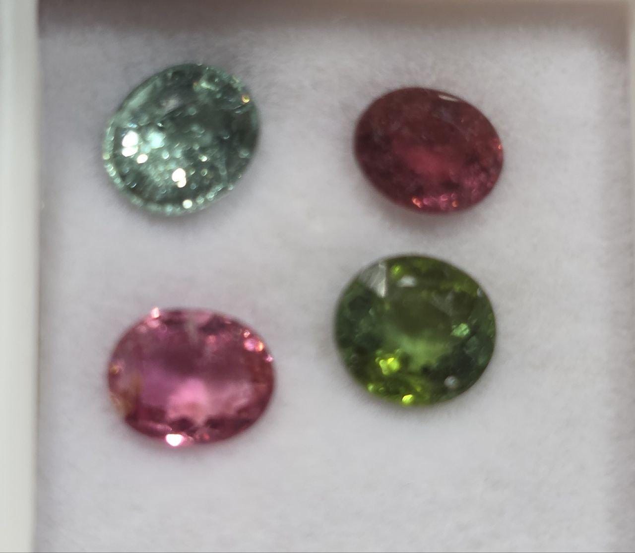 Lot de tourmalines multicolores ovales à facettes 6,6-5 x 6 x 4,8 mm (4 pièces) - Pierres précieuses en vrac - Prix de gros - Gemmes naturelles