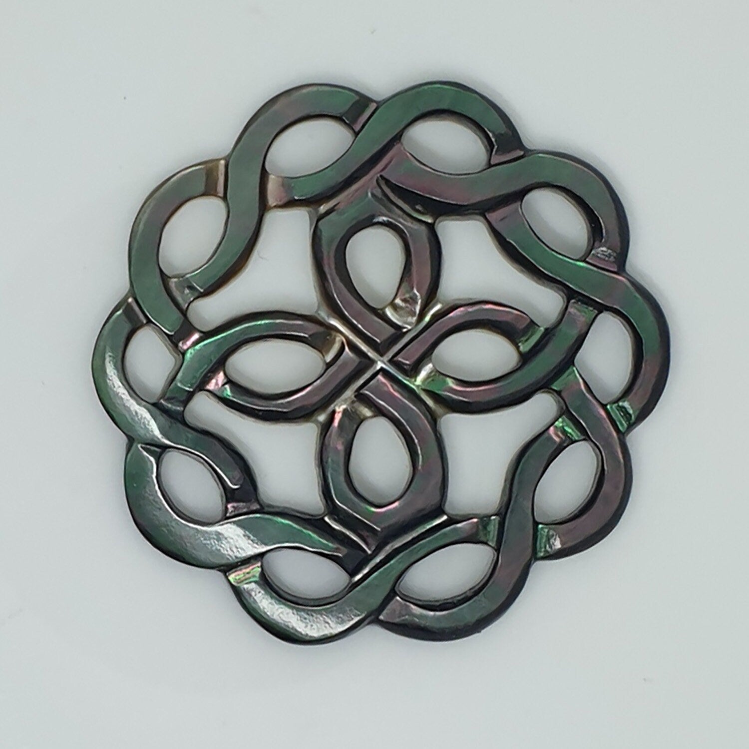 Colgante Hoja MOP 45mm.