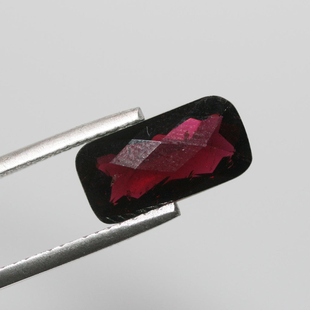 1 Pair Garnet Rectangular Faceted Briolette cut 14x7mm (1 pair)