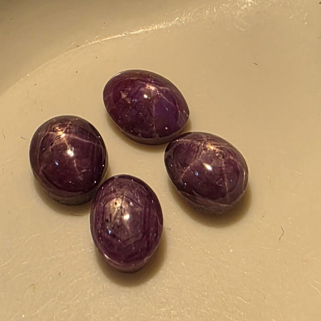 Lote de 4 cabujones de rubí estrella natural (5,5-6 x 4,5-5 mm) - Gemas naturales para joyería - Rubí estrella