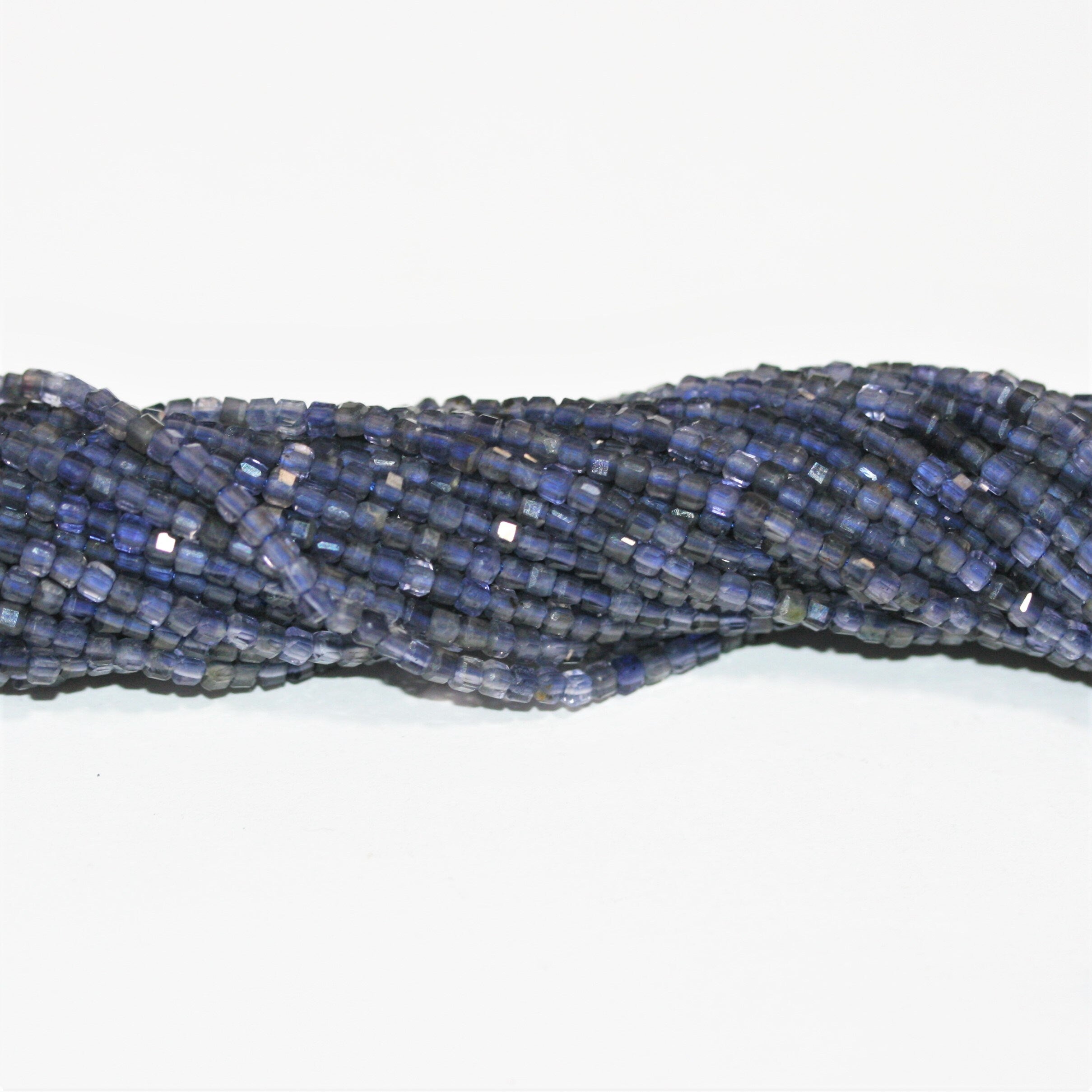 Perles cubiques à facettes en iolite de 15 pouces, 2 mm, brin de 39 cm.