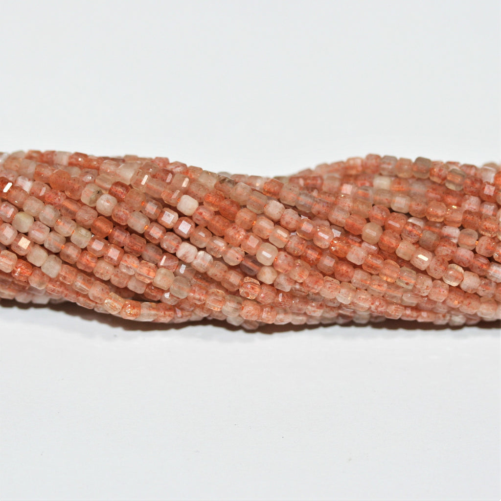 Cuentas de cubo facetadas de piedra solar de 16" de St., 2 mm, hilo de 39 cm.